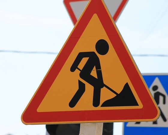 road_sign_4474011_960_720