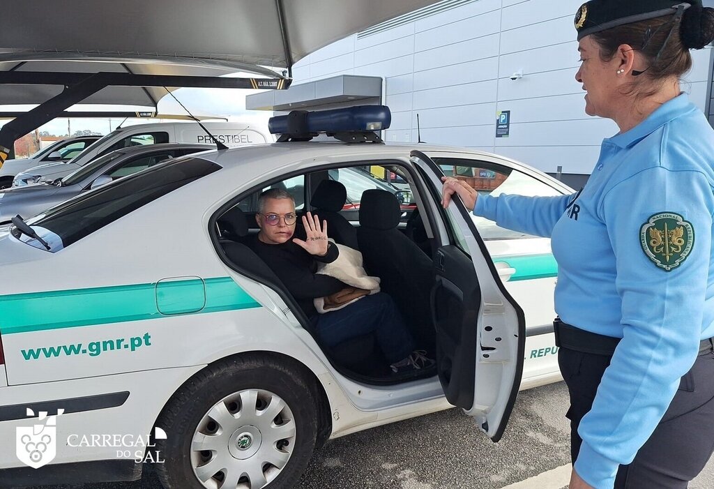 Personagens caraterizadas, distribuição de flyers e colocação de cruzes… 