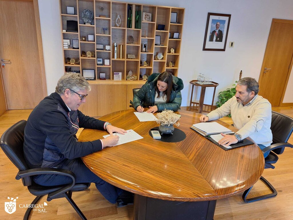 Assinado o Auto de Consignação relativo à  Habitação Colaborativa de Cabanas de Viriato