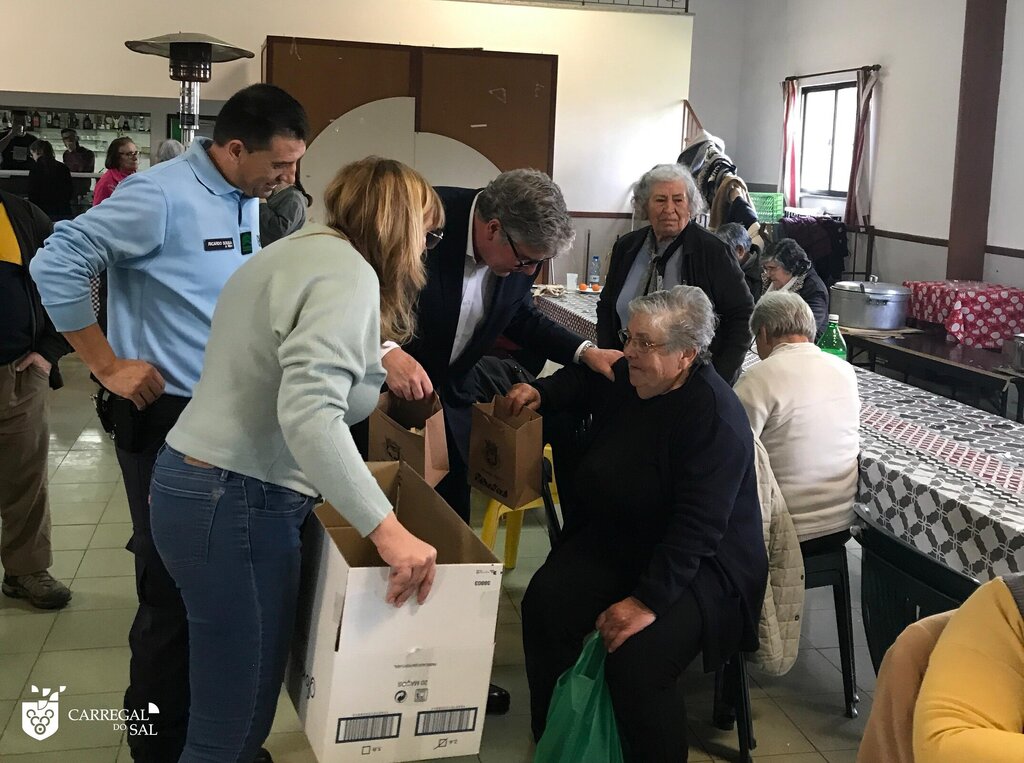 Almoço de Reis solidário juntou cerca de 60 idosos em Fiais da Telha