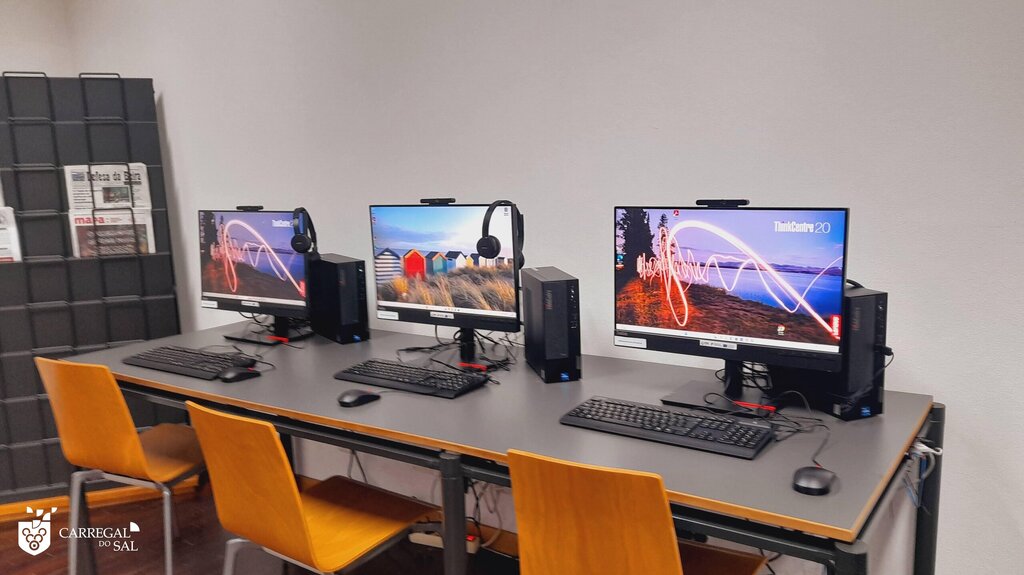 Novos computadores na Biblioteca Municipal do Concelho