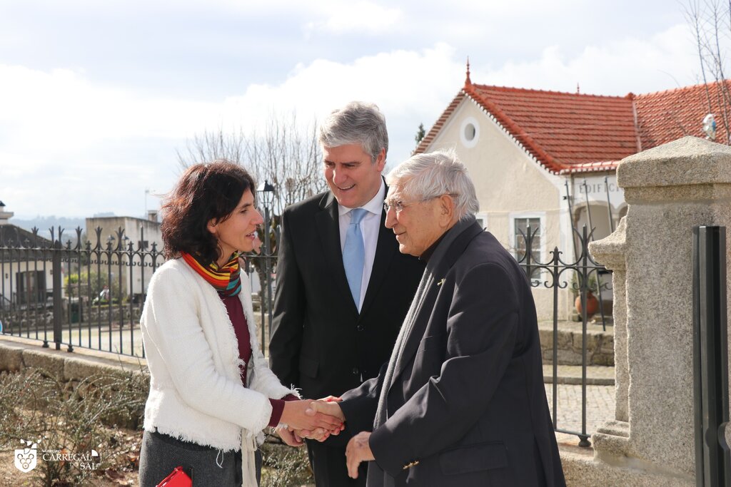 Padre Vítor Melícias visitou Museu Aristides de Sousa Mendes… convicto de que o Cônsul “será um e...
