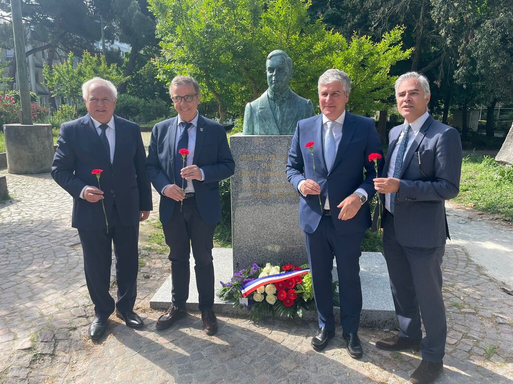 Presidente do Município marca presença em Bordéus Portugal e França reforçam cooperação em torno ...
