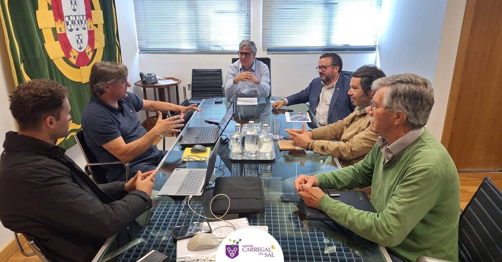 Reunião com E-Redes  Encontro de solução alternativa ao trajeto da linha de média tensão   