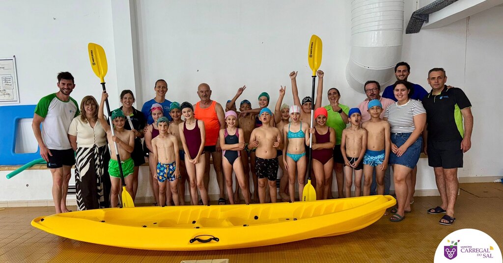 Aula de canoagem nas Piscinas Municipais “Pontapé de Saída” da Estação Náutica concelhia