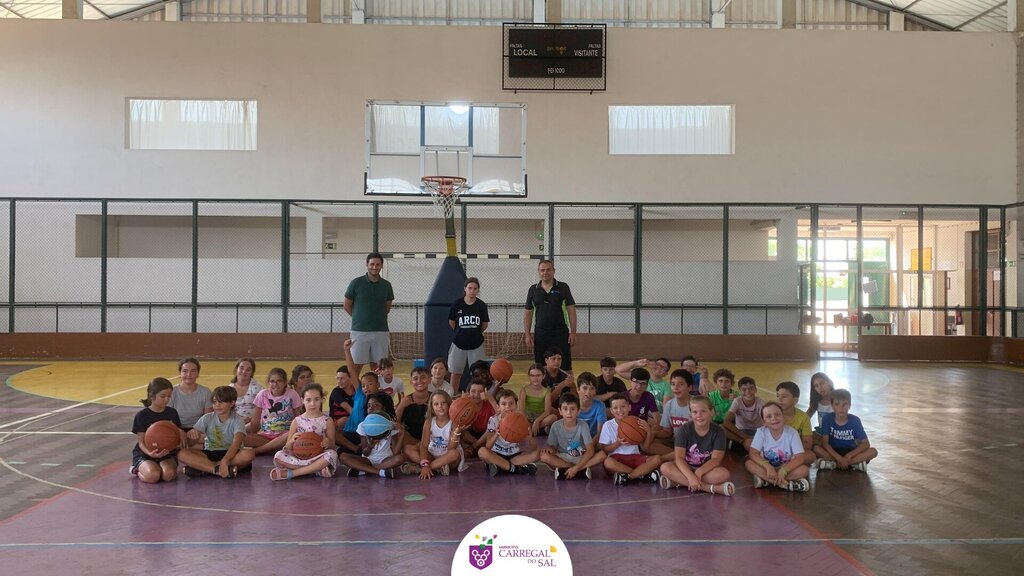 Quatro semanas de novidades, desporto e entretenimento animaram os participantes das “Férias Desp...