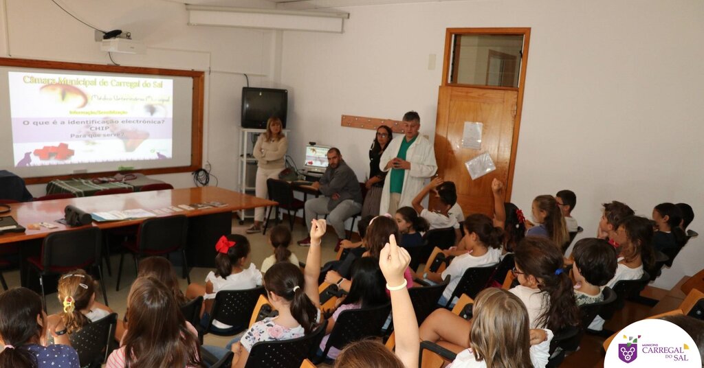 CROA levou amigos de 4 patas à Escola