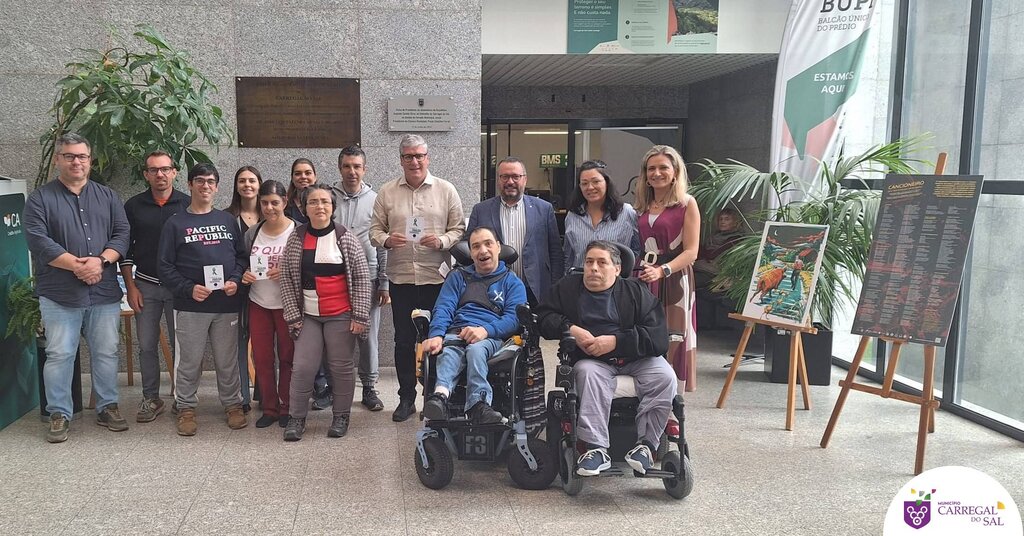 Equipamento 2 de Oliveira do Conde da APCV lembrou Dia Mundial da Paralisia Cerebral… na Câmara M...